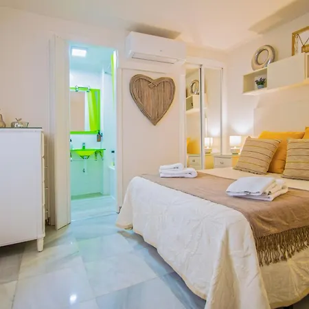 Acogedor Y Coquetisimo De Diseno Muy, Muy, Muy Centrico Apartamento Sevilha